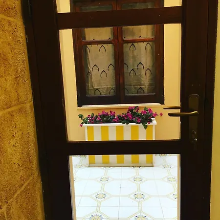 Guest house Voila 3*